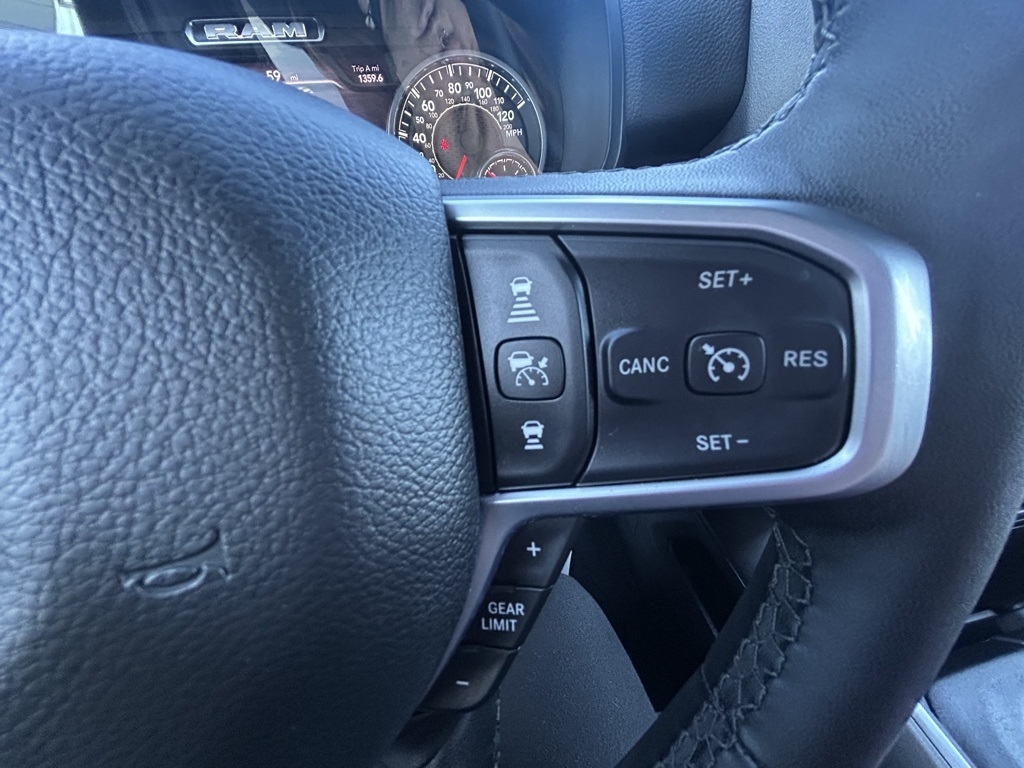 RAM 1500 Big Horn Crew Cab SWB 4WD 2025 RAM 1500 Big Horn Crew Cab SWB 4WD 2025