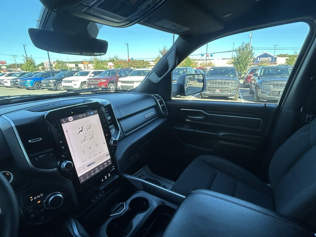 RAM 1500 Big Horn Crew Cab SWB 4WD 2025 RAM 1500 Big Horn Crew Cab SWB 4WD 2025