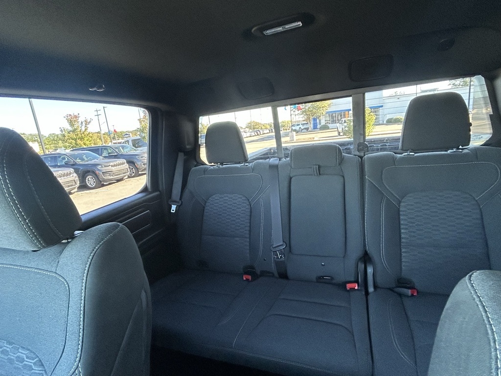 RAM 1500 Big Horn Crew Cab SWB 4WD 2025 RAM 1500 Big Horn Crew Cab SWB 4WD 2025