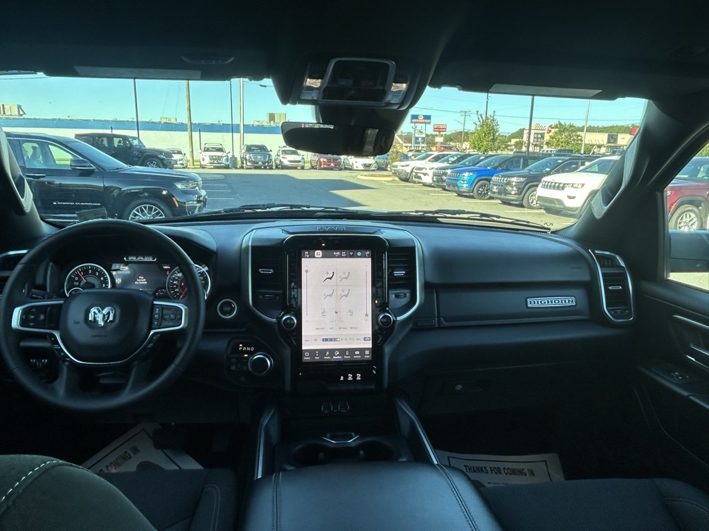 RAM 1500 Big Horn Crew Cab SWB 4WD 2025 RAM 1500 Big Horn Crew Cab SWB 4WD 2025