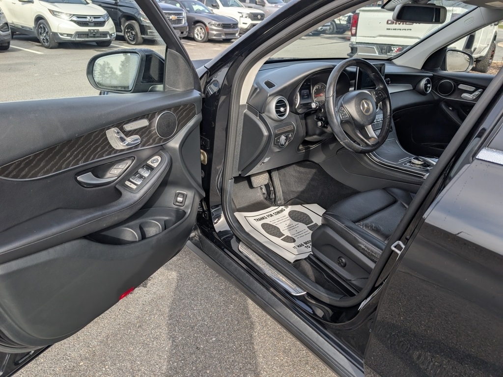 Mercedes-Benz GLC-Class GLC300 2016 Mercedes-Benz GLC-Class GLC300 2016