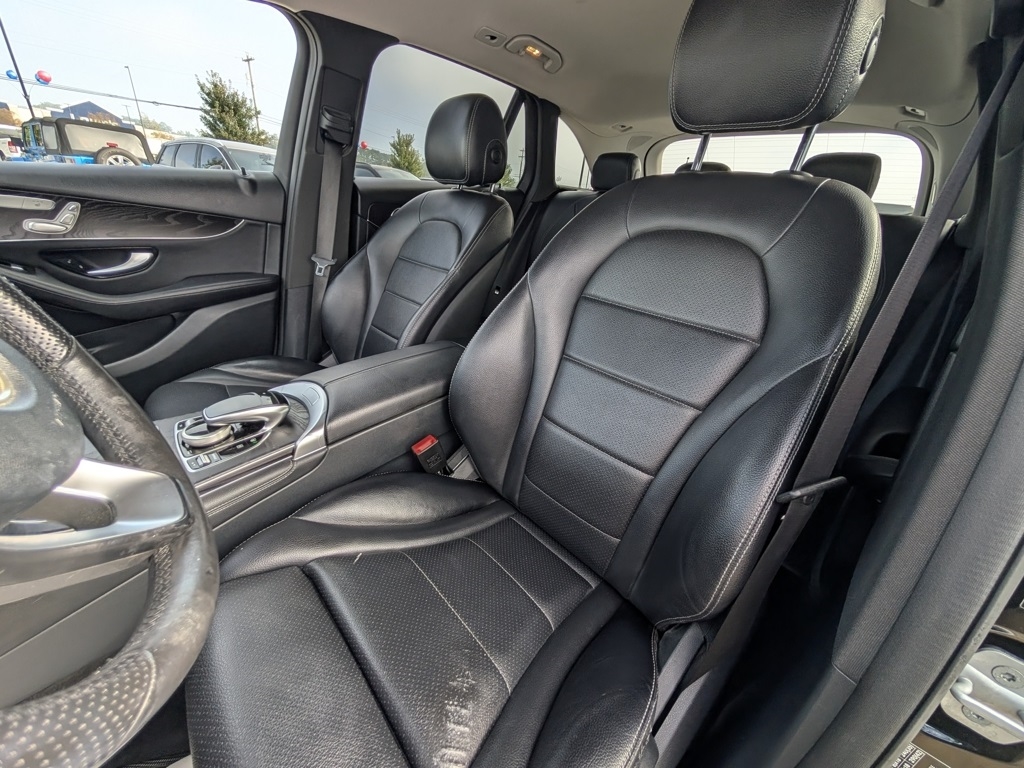 Mercedes-Benz GLC-Class GLC300 2016 Mercedes-Benz GLC-Class GLC300 2016