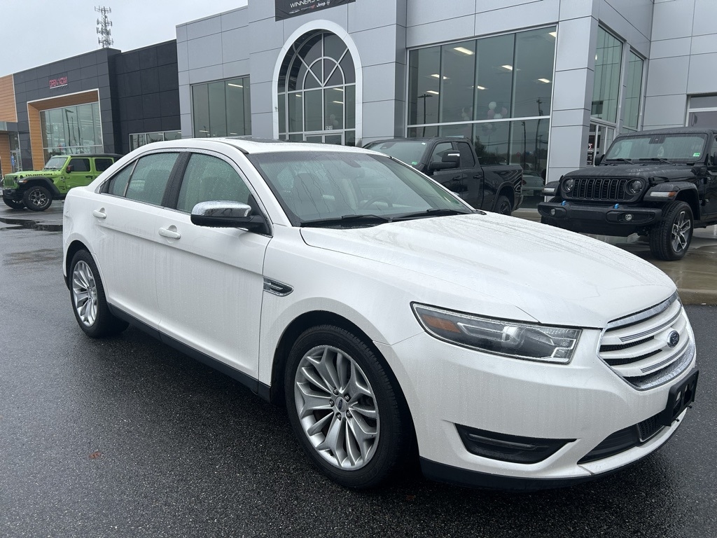 Ford Taurus Limited FWD 2016 Ford Taurus Limited FWD 2016