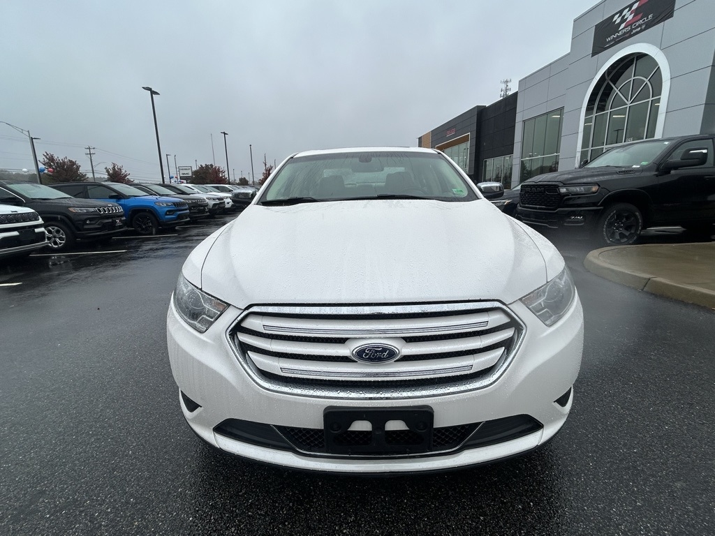 Ford Taurus Limited FWD 2016 Ford Taurus Limited FWD 2016