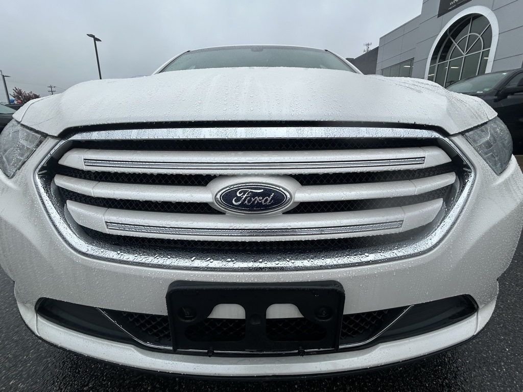 Ford Taurus Limited FWD 2016 Ford Taurus Limited FWD 2016