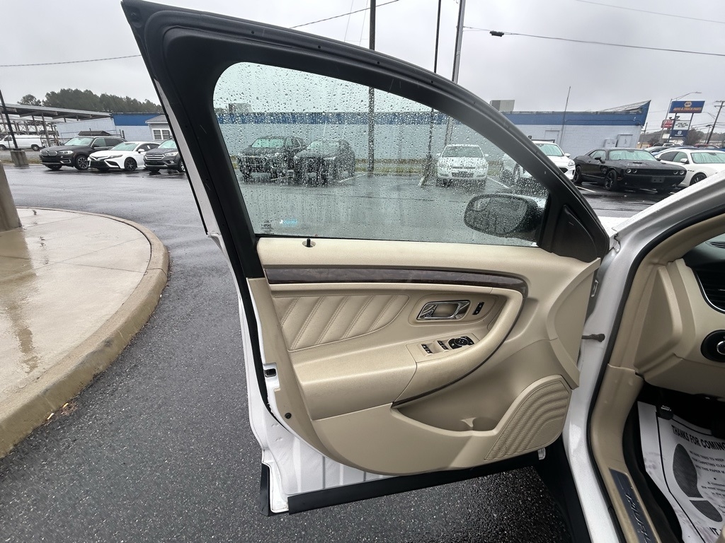 Ford Taurus Limited FWD 2016 Ford Taurus Limited FWD 2016