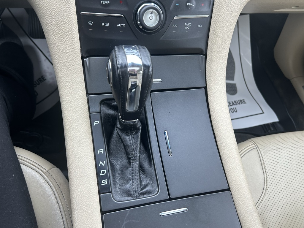 Ford Taurus Limited FWD 2016 Ford Taurus Limited FWD 2016