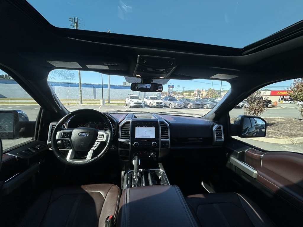 Ford F-150 Platinum SuperCrew 6.5-ft. Bed 4WD 2017 Ford F-150 Platinum SuperCrew 6.5-ft. Bed 4WD 2017