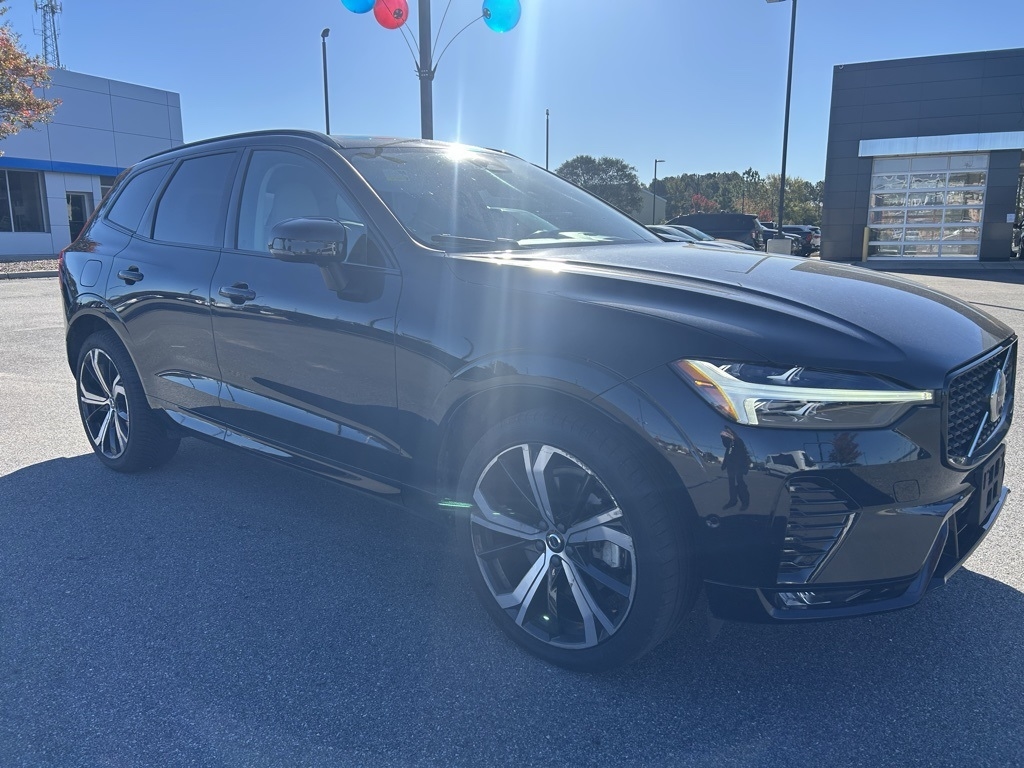 Volvo XC60 B6 Ultimate Dark AWD 2023 Volvo XC60 B6 Ultimate Dark AWD 2023