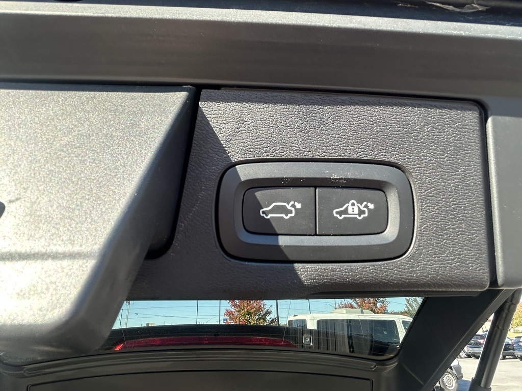 Volvo XC60 B6 Ultimate Dark AWD 2023 Volvo XC60 B6 Ultimate Dark AWD 2023