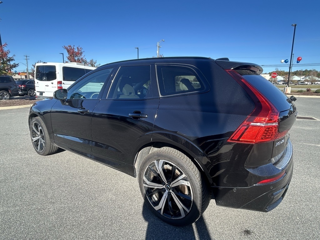 Volvo XC60 B6 Ultimate Dark AWD 2023 Volvo XC60 B6 Ultimate Dark AWD 2023