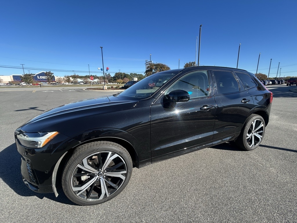 Volvo XC60 B6 Ultimate Dark AWD 2023 Volvo XC60 B6 Ultimate Dark AWD 2023