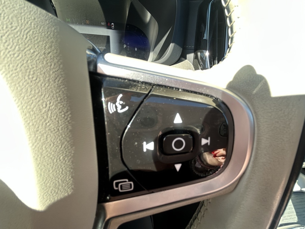 Volvo XC60 B6 Ultimate Dark AWD 2023 Volvo XC60 B6 Ultimate Dark AWD 2023