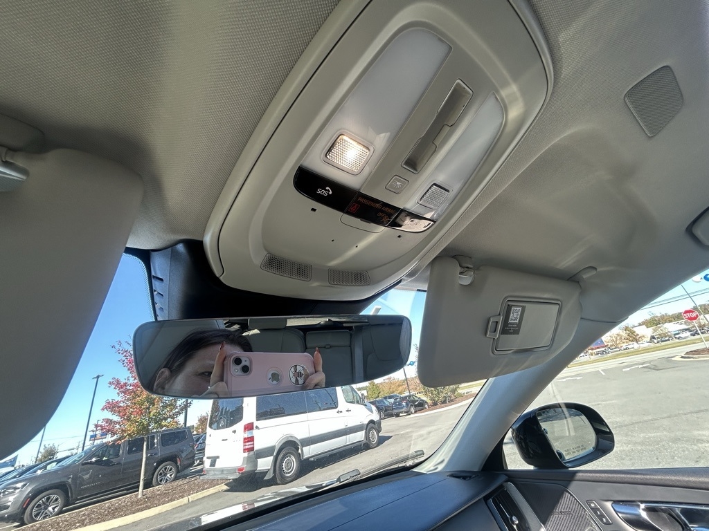 Volvo XC60 B6 Ultimate Dark AWD 2023 Volvo XC60 B6 Ultimate Dark AWD 2023