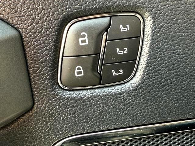 Ford F-250 SD Platinum Crew Cab 4WD 2022 Ford F-250 SD Platinum Crew Cab 4WD 2022