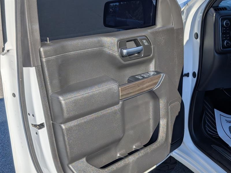 Chevrolet Silverado 1500 Limited LT Trail Boss Crew Cab 4WD 2022 Chevrolet Silverado 1500 Limited LT Trail Boss Crew Cab 4WD 2022