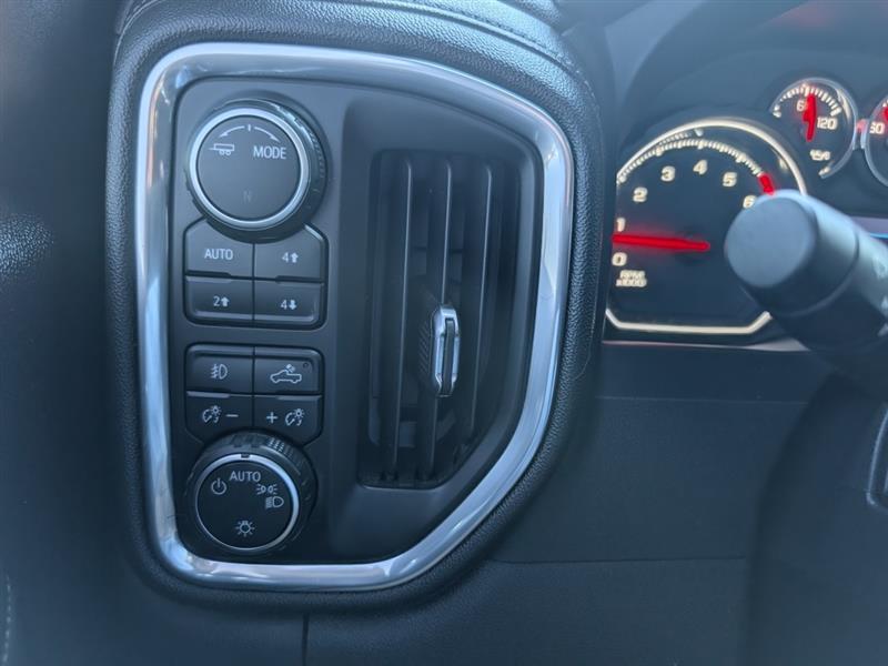 Chevrolet Silverado 1500 Limited LT Trail Boss Crew Cab 4WD 2022 Chevrolet Silverado 1500 Limited LT Trail Boss Crew Cab 4WD 2022