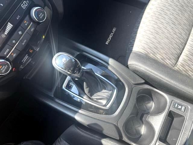 Nissan Rogue SV 2WD 2017 Nissan Rogue SV 2WD 2017