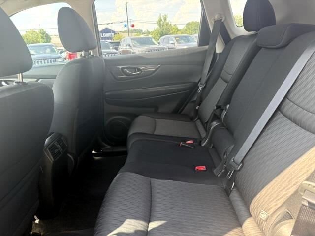 Nissan Rogue SV 2WD 2017 Nissan Rogue SV 2WD 2017