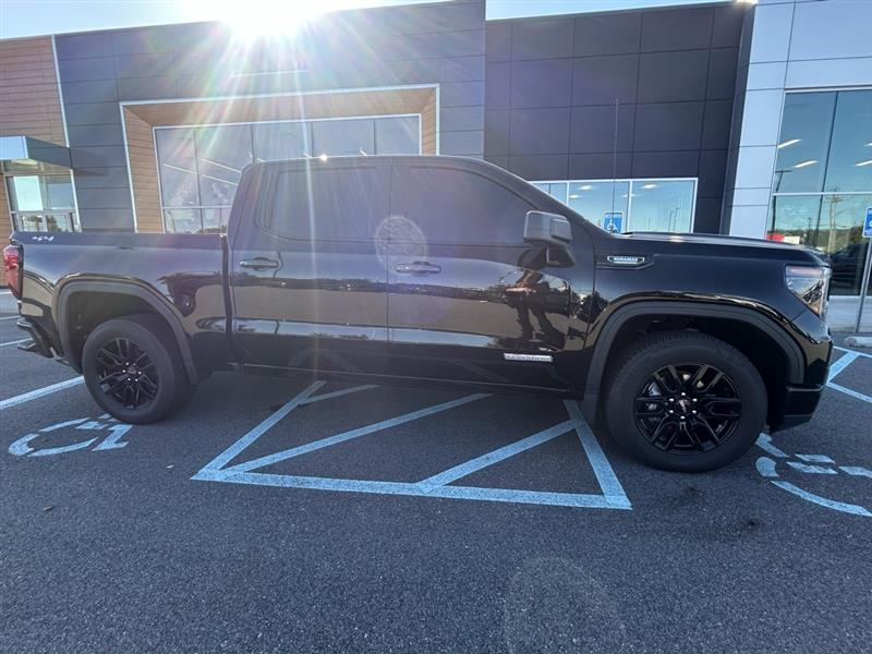 GMC Sierra 1500 Elevation Crew Cab 4WD 2023 GMC Sierra 1500 Elevation Crew Cab 4WD 2023