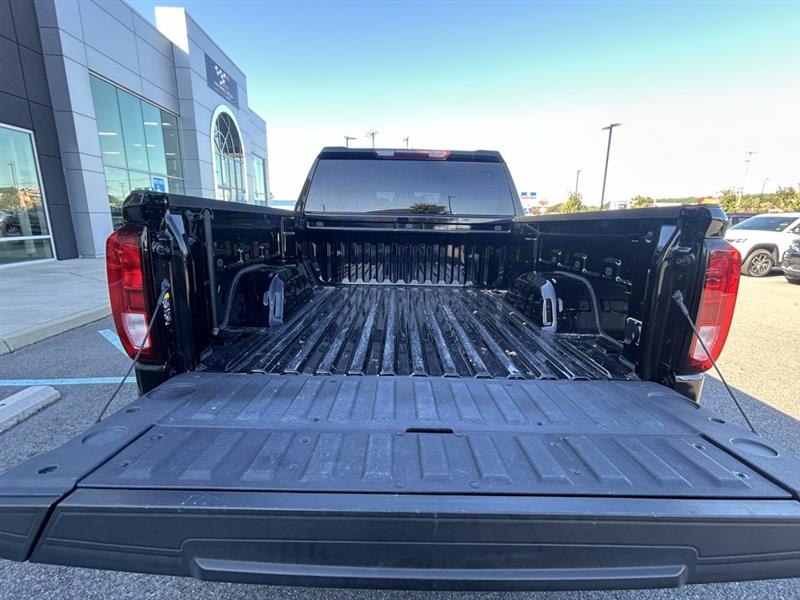 GMC Sierra 1500 Elevation Crew Cab 4WD 2023 GMC Sierra 1500 Elevation Crew Cab 4WD 2023