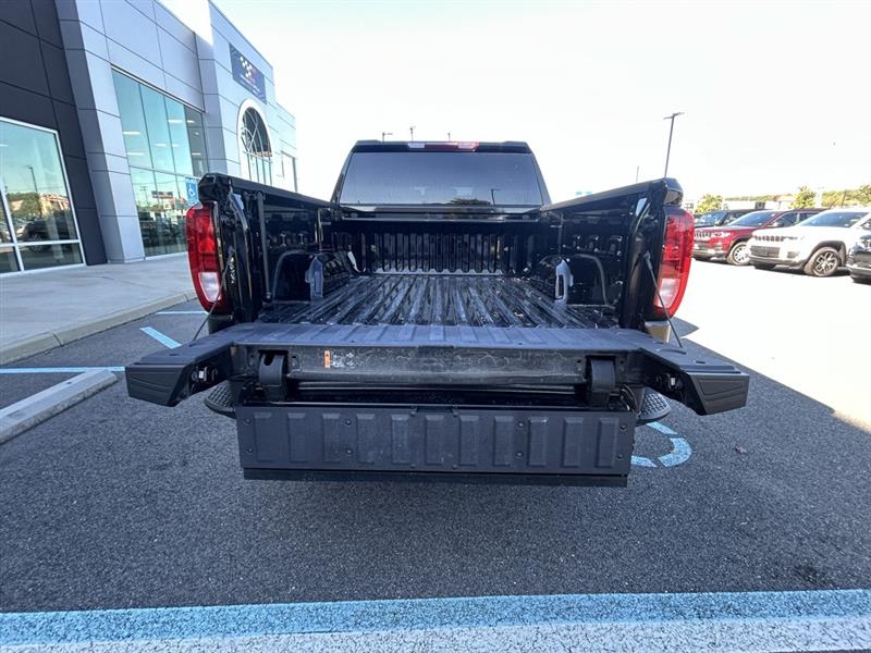 GMC Sierra 1500 Elevation Crew Cab 4WD 2023 GMC Sierra 1500 Elevation Crew Cab 4WD 2023