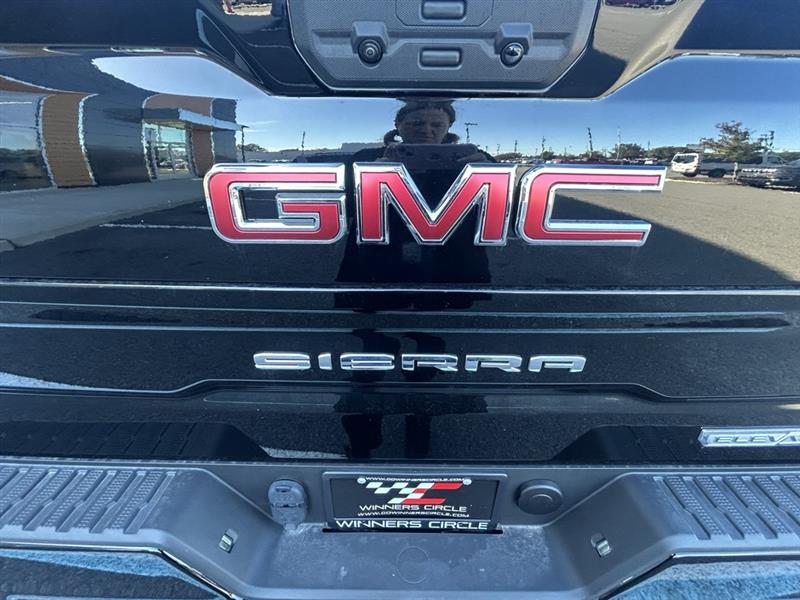 GMC Sierra 1500 Elevation Crew Cab 4WD 2023 GMC Sierra 1500 Elevation Crew Cab 4WD 2023