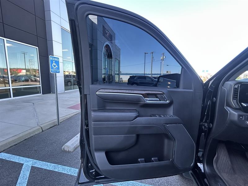 GMC Sierra 1500 Elevation Crew Cab 4WD 2023 GMC Sierra 1500 Elevation Crew Cab 4WD 2023