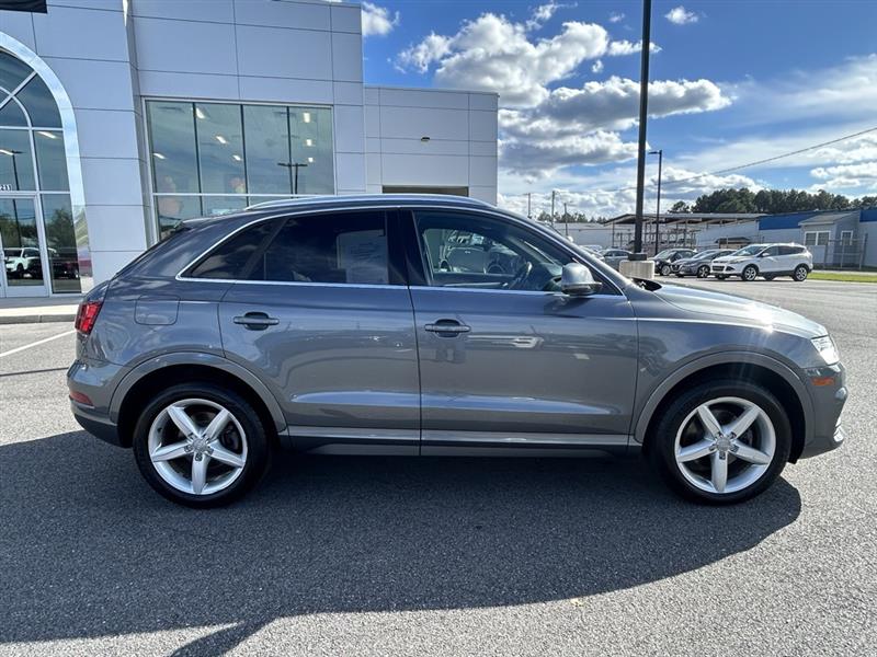 Audi Q3 2.0T quattro Premium Plus 2016 Audi Q3 2.0T quattro Premium Plus 2016