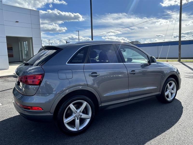 Audi Q3 2.0T quattro Premium Plus 2016 Audi Q3 2.0T quattro Premium Plus 2016