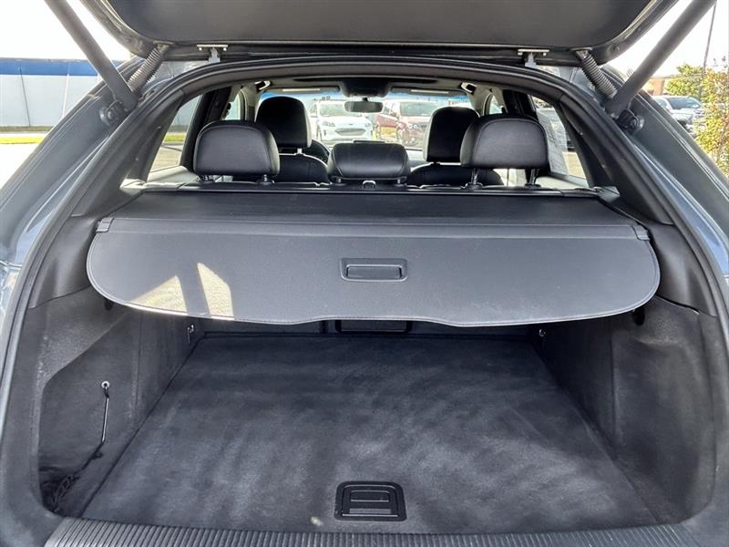 Audi Q3 2.0T quattro Premium Plus 2016 Audi Q3 2.0T quattro Premium Plus 2016