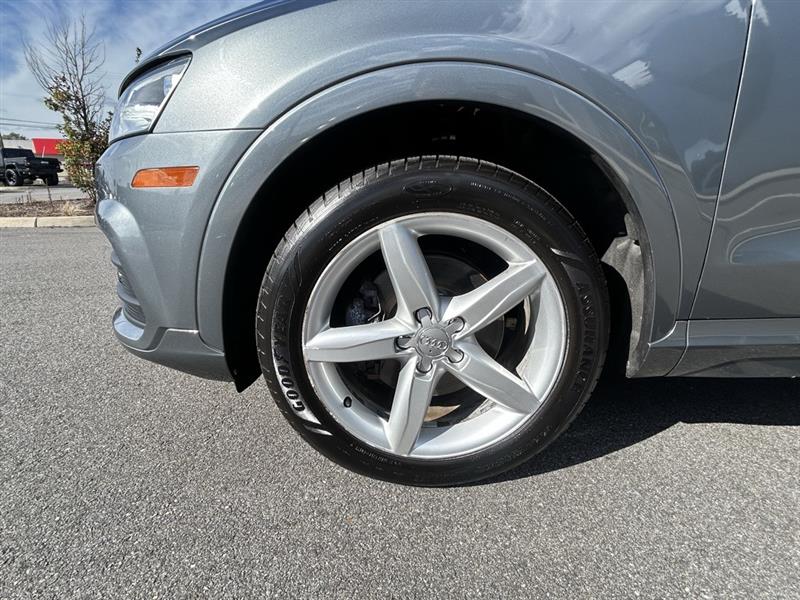 Audi Q3 2.0T quattro Premium Plus 2016 Audi Q3 2.0T quattro Premium Plus 2016