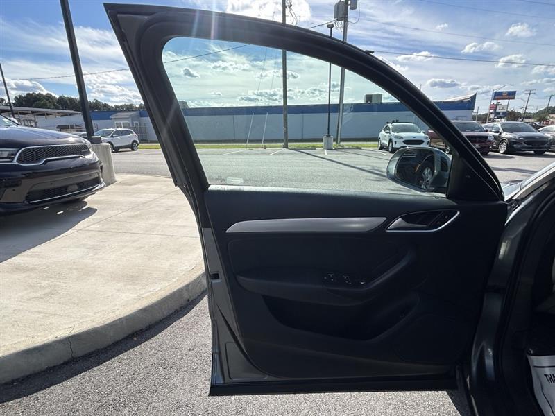 Audi Q3 2.0T quattro Premium Plus 2016 Audi Q3 2.0T quattro Premium Plus 2016