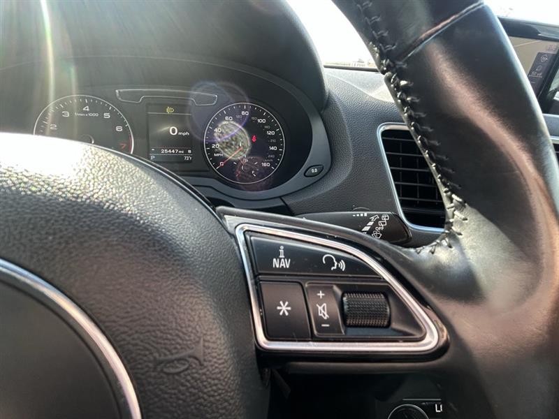 Audi Q3 2.0T quattro Premium Plus 2016 Audi Q3 2.0T quattro Premium Plus 2016