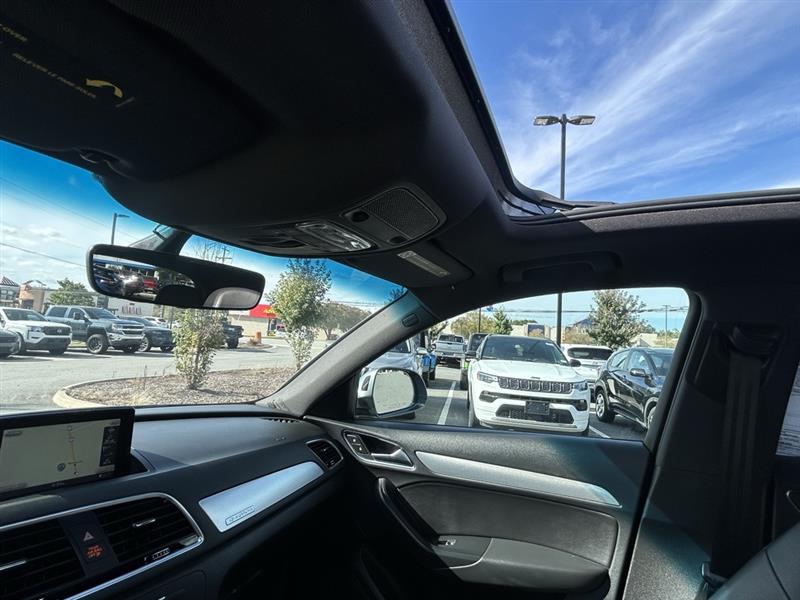 Audi Q3 2.0T quattro Premium Plus 2016 Audi Q3 2.0T quattro Premium Plus 2016