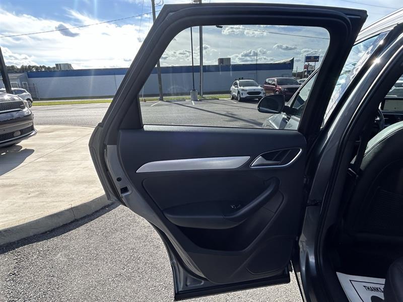 Audi Q3 2.0T quattro Premium Plus 2016 Audi Q3 2.0T quattro Premium Plus 2016