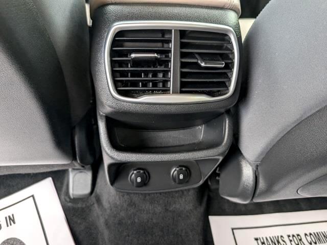 Hyundai Santa Fe SE 2.4 2020 Hyundai Santa Fe SE 2.4 2020