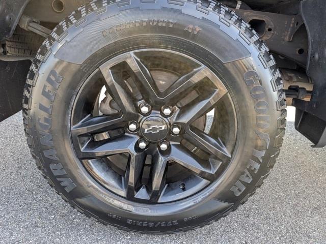 Chevrolet Silverado 1500 Custom Trail Boss Crew Cab Long Box 4WD 2020 Chevrolet Silverado 1500 Custom Trail Boss Crew Cab Long Box 4WD 2020