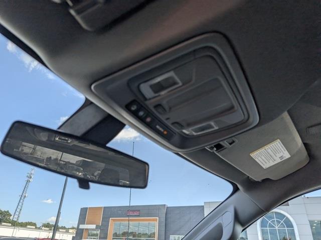 Chevrolet Silverado 1500 Custom Trail Boss Crew Cab Long Box 4WD 2020 Chevrolet Silverado 1500 Custom Trail Boss Crew Cab Long Box 4WD 2020