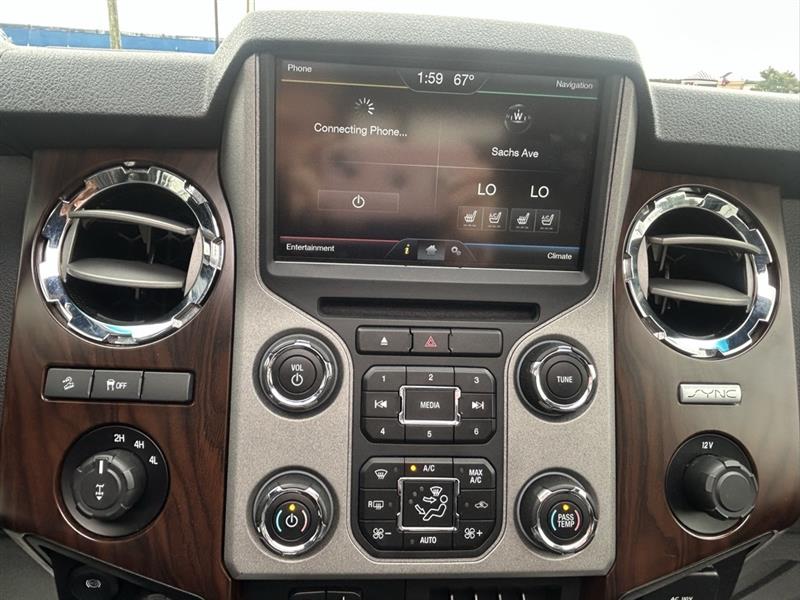 Ford F-250 SD XLT Crew Cab Long Bed 4WD 2015 Ford F-250 SD XLT Crew Cab Long Bed 4WD 2015