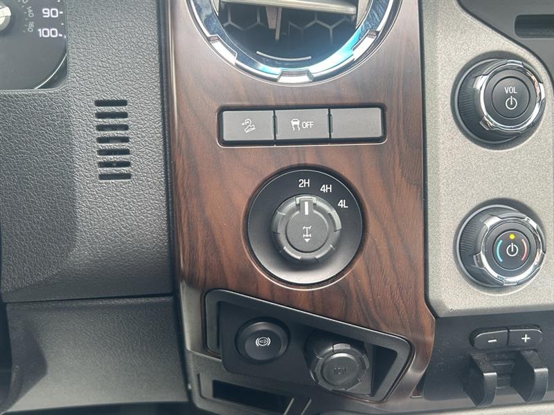 Ford F-250 SD XLT Crew Cab Long Bed 4WD 2015 Ford F-250 SD XLT Crew Cab Long Bed 4WD 2015