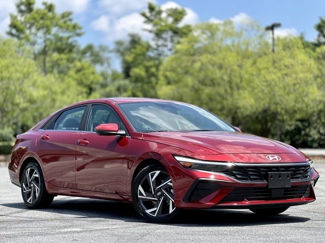 2024 Hyundai Elantra Limited photo 3