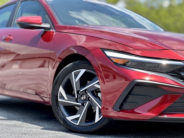 2024 Hyundai Elantra Limited photo 4