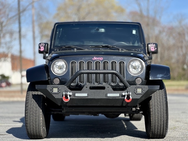 2017 Jeep Wrangler Unlimited Sahara photo 2