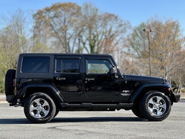 2017 Jeep Wrangler Unlimited Sahara photo 4