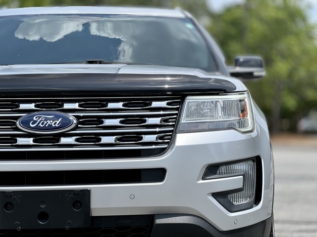 2017 Ford Explorer XLT photo 2
