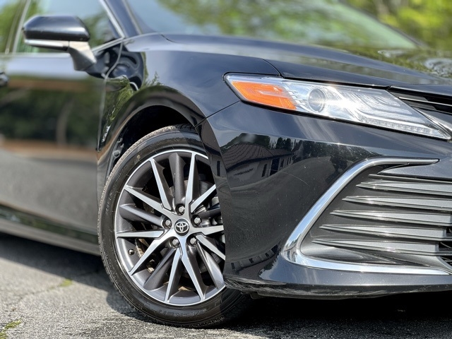 2022 Toyota Camry Hybrid XLE photo 2