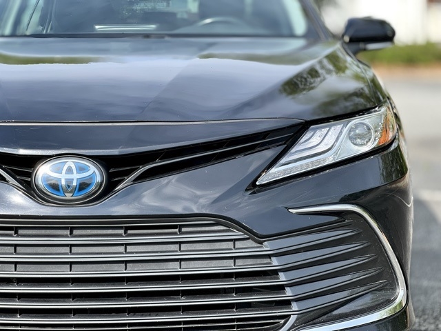 2022 Toyota Camry Hybrid XLE photo 3