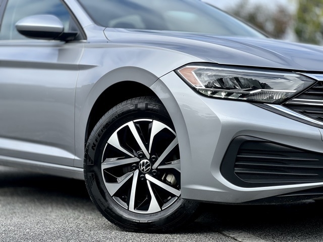 2024 Volkswagen Jetta S photo 2