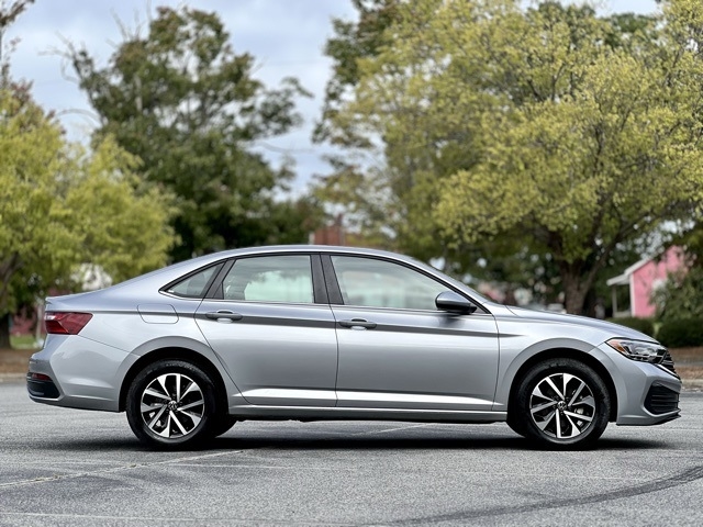 2024 Volkswagen Jetta S photo 4